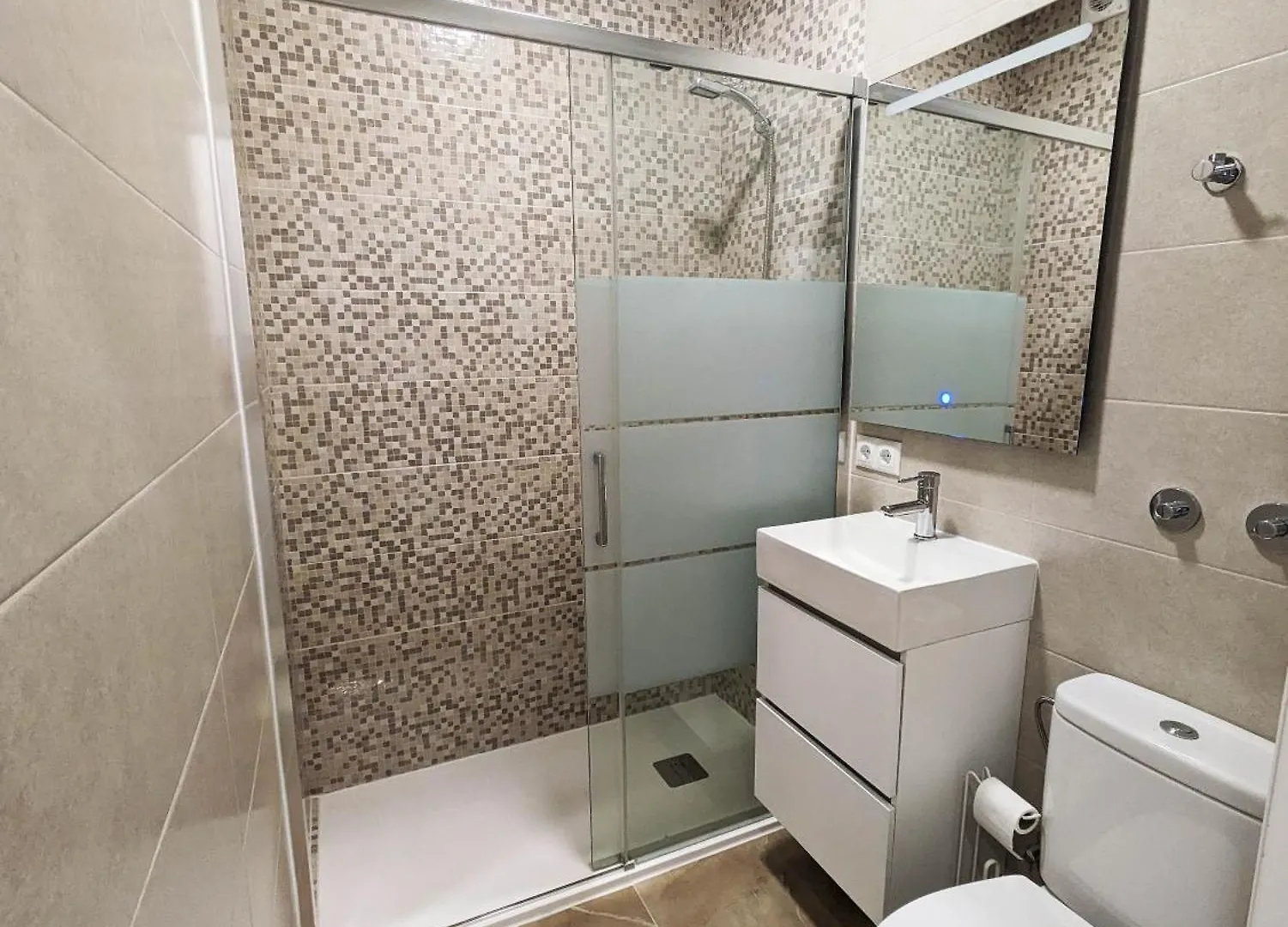 Happy Room Granadilla De Abona Guest house