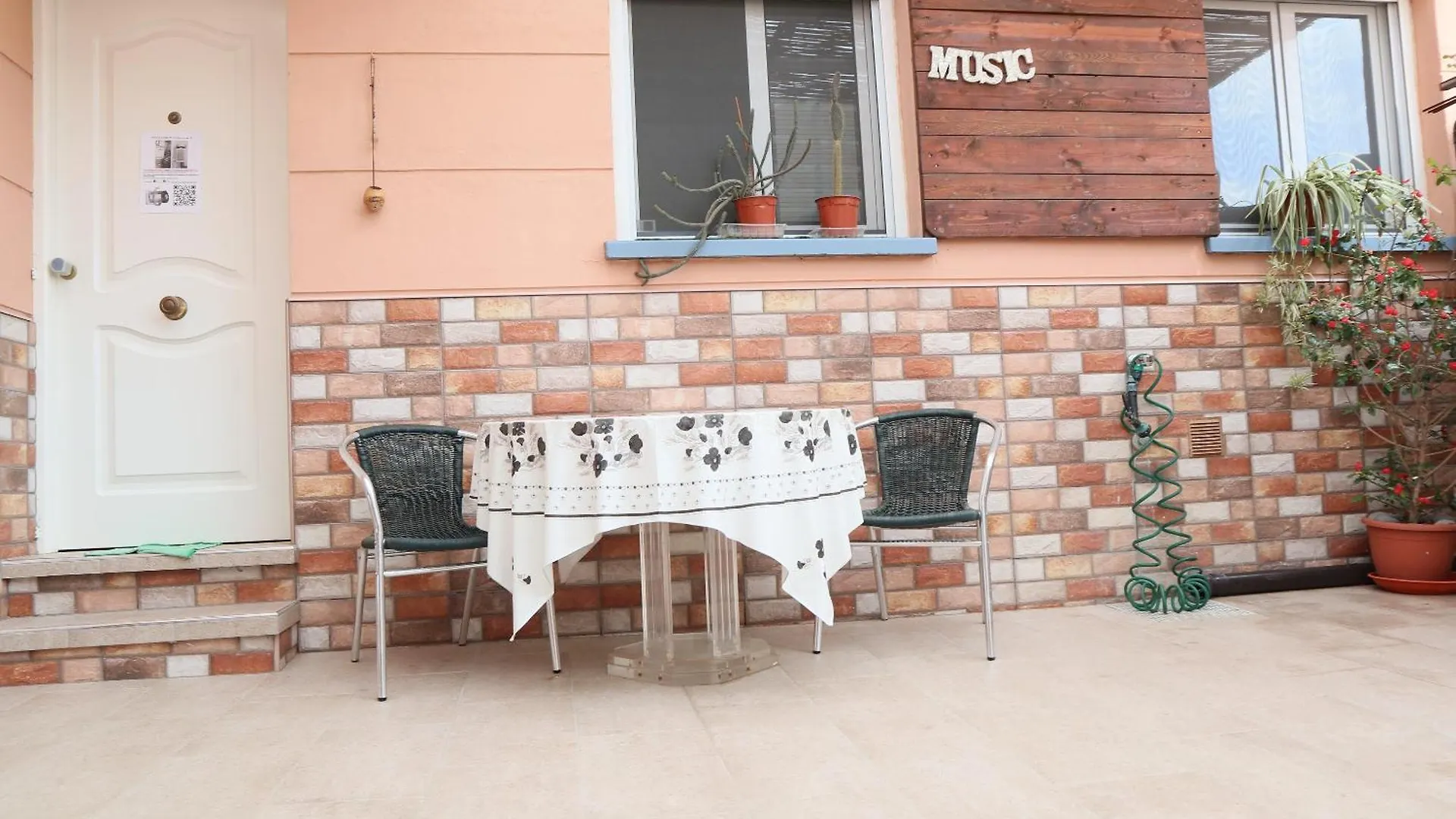 Guest house Happy Room Granadilla De Abona Spain